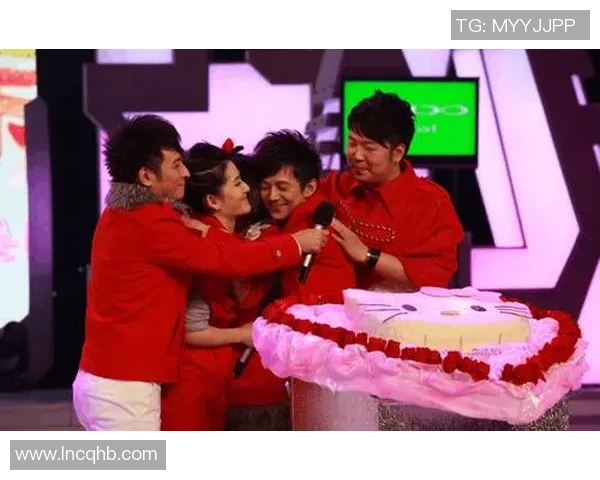 日本足球明星亮相综艺节目展现多面才华和幽默感引发观众热议